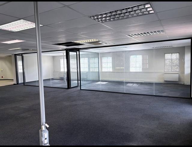 270M² OFFICE TO LET IN FOURWAYS